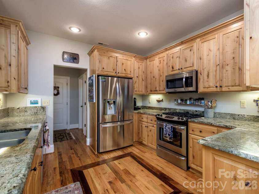 674 Soquili Drive, Brevard, NC 28712.  MLS# CAR4352829, YatesRealty ID 15540. 
