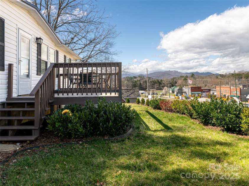 18 Brookside Street, Clyde, NC 28721.  MLS# CAR4238763, YatesRealty ID 15541. 