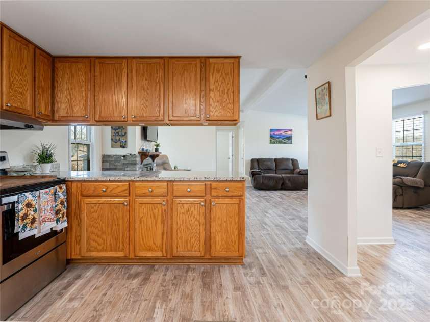 18 Brookside Street, Clyde, NC 28721.  MLS# CAR4238763, YatesRealty ID 15541. 