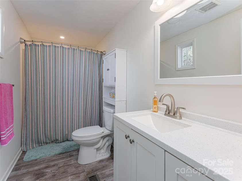 18 Brookside Street, Clyde, NC 28721.  MLS# CAR4238763, YatesRealty ID 15541. 