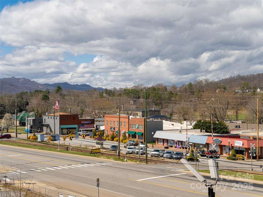 18 Brookside Street, Clyde, NC 28721.  MLS# CAR4238763, YatesRealty ID 15541. 