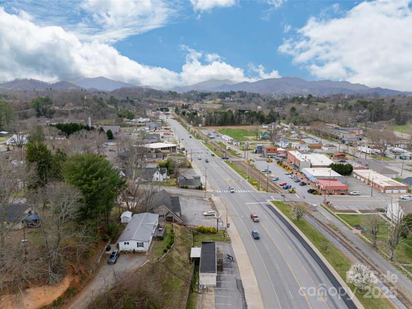 18 Brookside Street, Clyde, NC 28721.  MLS# CAR4238763, YatesRealty ID 15541. 