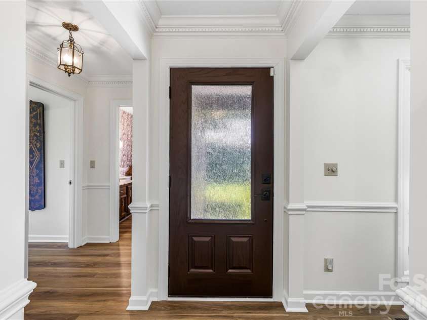 910 Rutledge Annex, Hendersonville, NC 28739.  MLS# CAR4362366, YatesRealty ID 15541. 