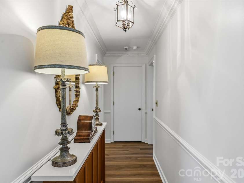 910 Rutledge Annex, Hendersonville, NC 28739.  MLS# CAR4362366, YatesRealty ID 15541. 