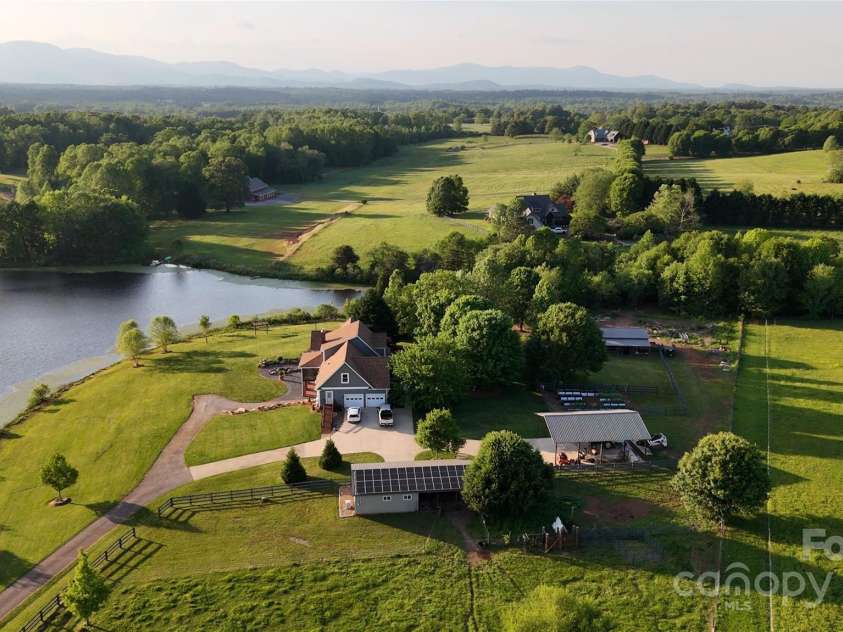 270 Watkins Road, Campobello, SC 29322.  MLS# CAR4254661, YatesRealty ID 15542. 