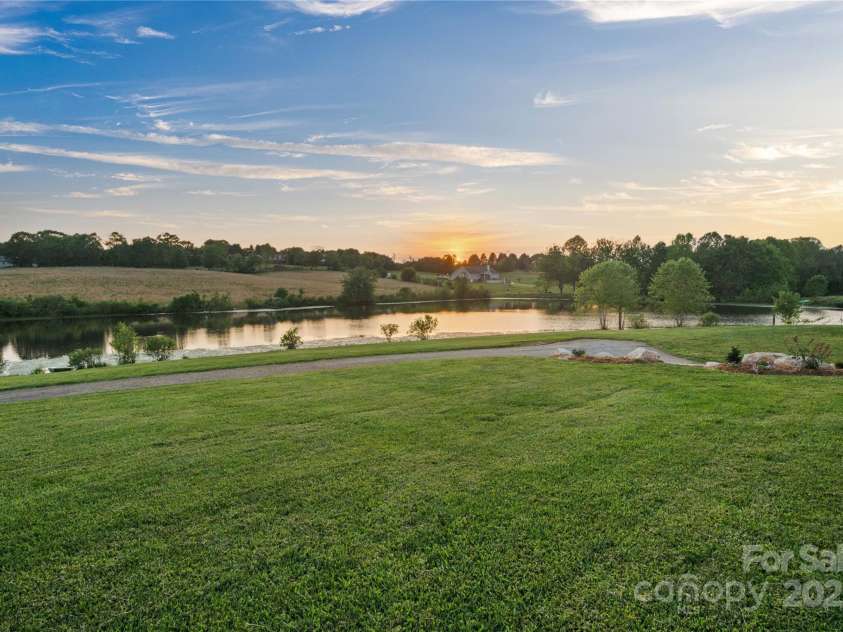 270 Watkins Road, Campobello, SC 29322.  MLS# CAR4254661, YatesRealty ID 15542. 