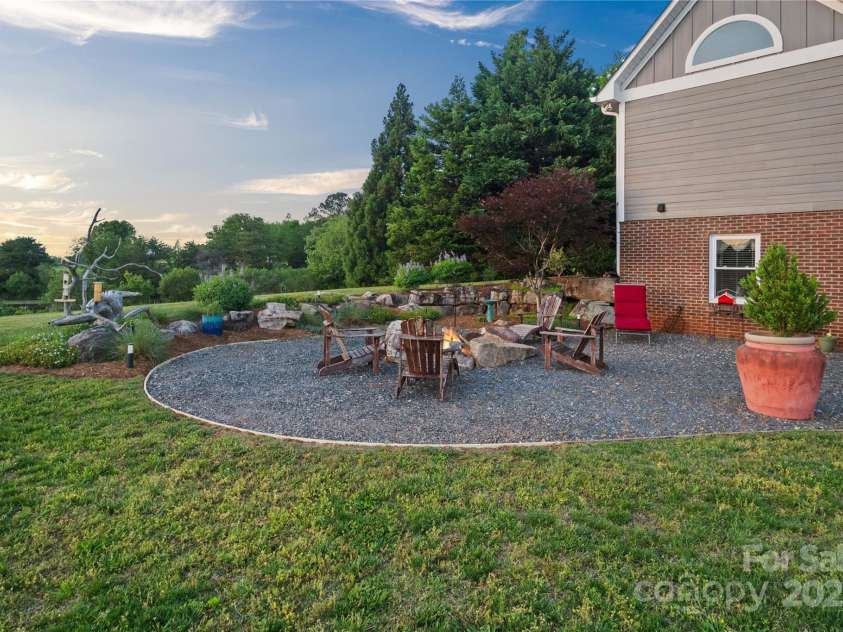 270 Watkins Road, Campobello, SC 29322.  MLS# CAR4254661, YatesRealty ID 15542. 