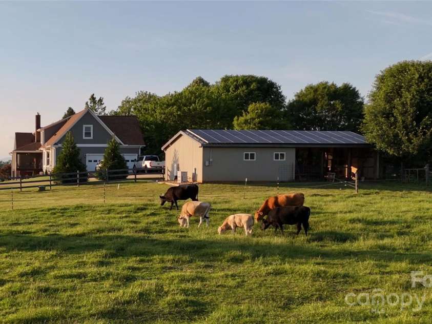 270 Watkins Road, Campobello, SC 29322.  MLS# CAR4254661, YatesRealty ID 15542. 