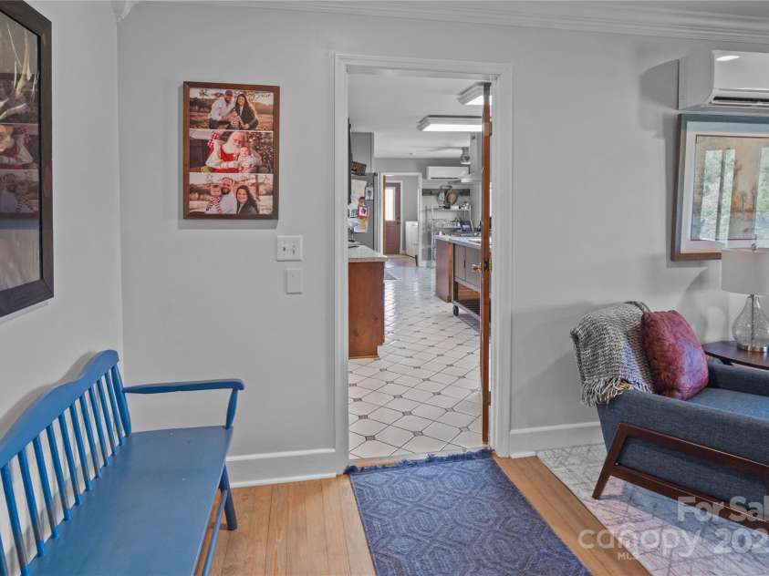 270 Watkins Road, Campobello, SC 29322.  MLS# CAR4254661, YatesRealty ID 15542. 