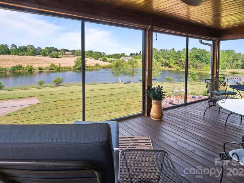 270 Watkins Road, Campobello, SC 29322.  MLS# CAR4254661, YatesRealty ID 15542. 