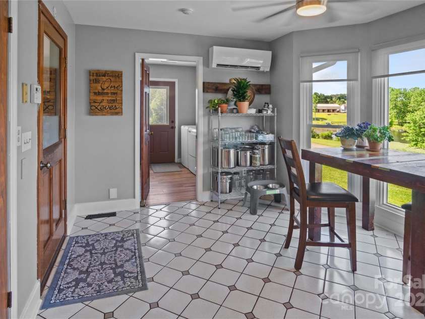 270 Watkins Road, Campobello, SC 29322.  MLS# CAR4254661, YatesRealty ID 15542. 