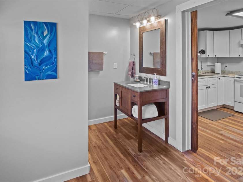 270 Watkins Road, Campobello, SC 29322.  MLS# CAR4254661, YatesRealty ID 15542. 