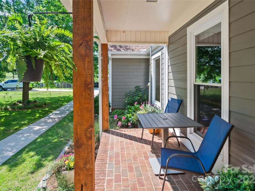 270 Watkins Road, Campobello, SC 29322.  MLS# CAR4254661, YatesRealty ID 15542. 