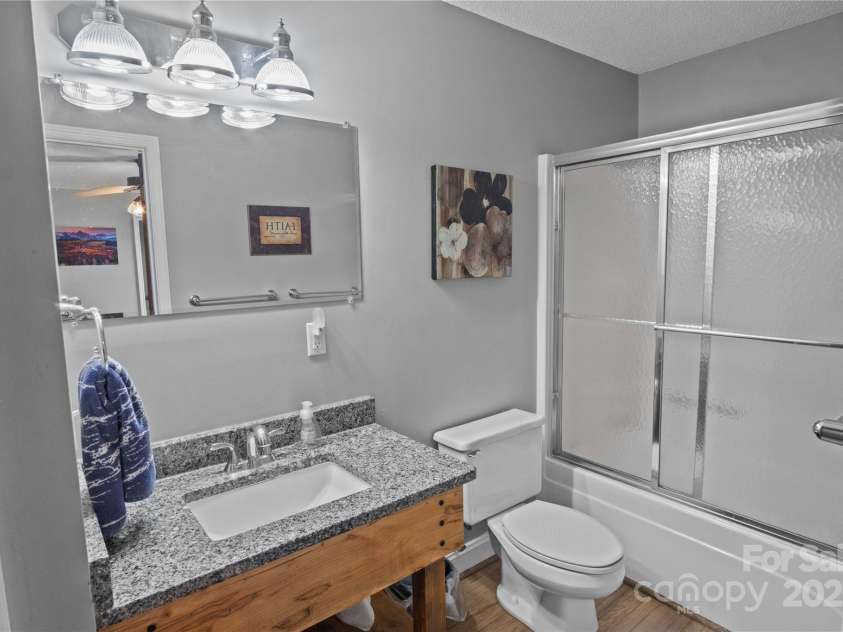 270 Watkins Road, Campobello, SC 29322.  MLS# CAR4254661, YatesRealty ID 15542. 