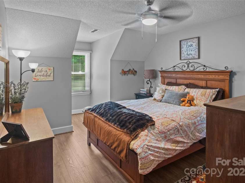 270 Watkins Road, Campobello, SC 29322.  MLS# CAR4254661, YatesRealty ID 15542. 