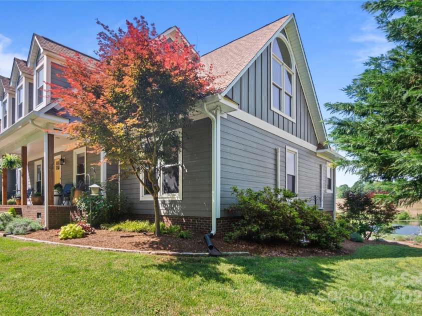 270 Watkins Road, Campobello, SC 29322.  MLS# CAR4254661, YatesRealty ID 15542. 