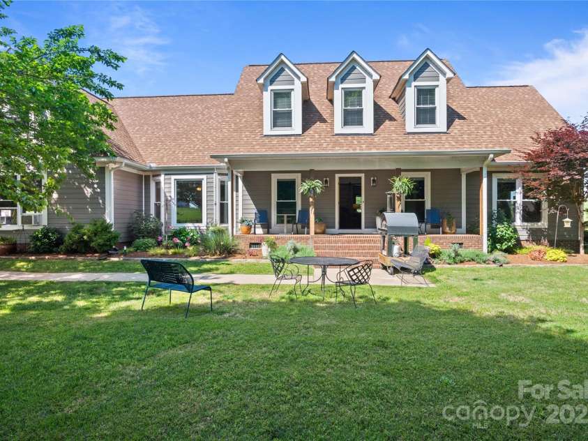 270 Watkins Road, Campobello, SC 29322.  MLS# CAR4254661, YatesRealty ID 15542. 