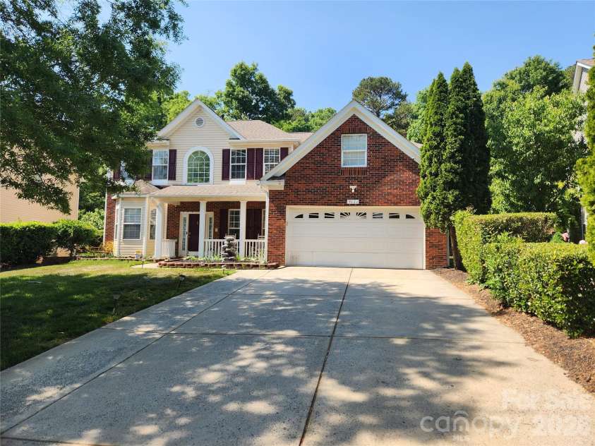 9022 Goldfields Drive, Charlotte, NC 28227.  MLS# CAR4374322, YatesRealty ID 15542. 
