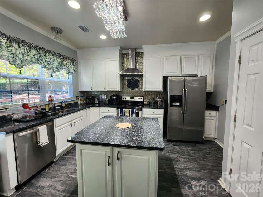 9022 Goldfields Drive, Charlotte, NC 28227.  MLS# CAR4374322, YatesRealty ID 15542. 