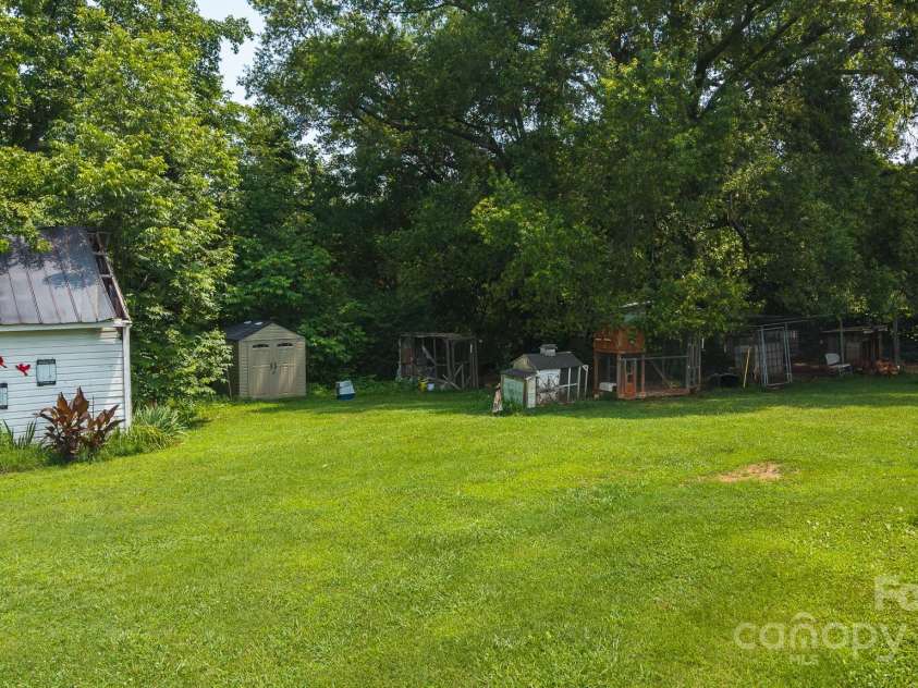 1040 NC 90 Highway, Taylorsville, NC 20681.  MLS# CAR4254139, YatesRealty ID 15543. 