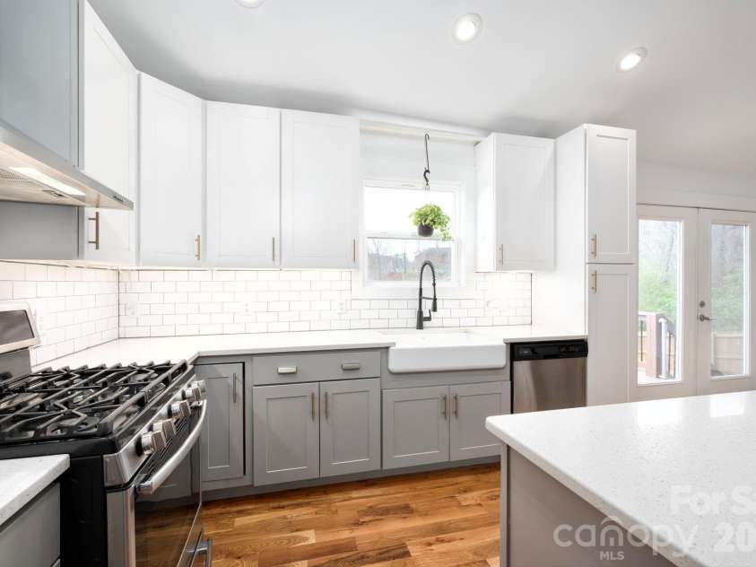 311 Hookers Gap Road, Candler, NC 28715.  MLS# CAR4358991, YatesRealty ID 15544. Ample Cabinet and Counter Space
