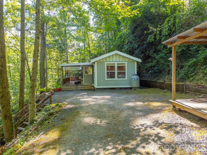 283 Briggs Cove Road, Robbinsville, NC 28771.  MLS# CAR4370244, YatesRealty ID 15545. 