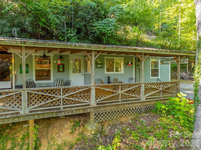 283 Briggs Cove Road, Robbinsville, NC 28771.  MLS# CAR4370244, YatesRealty ID 15545. 