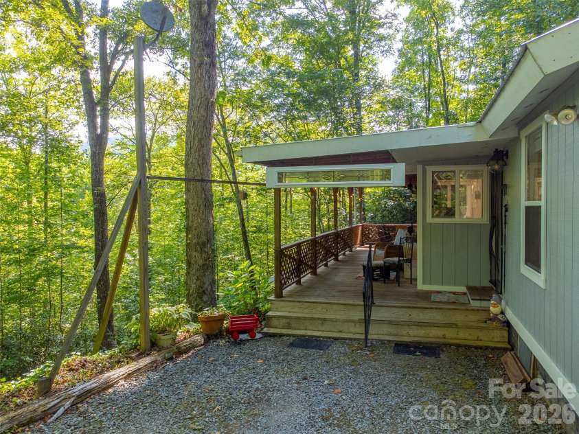 283 Briggs Cove Road, Robbinsville, NC 28771.  MLS# CAR4370244, YatesRealty ID 15545. 