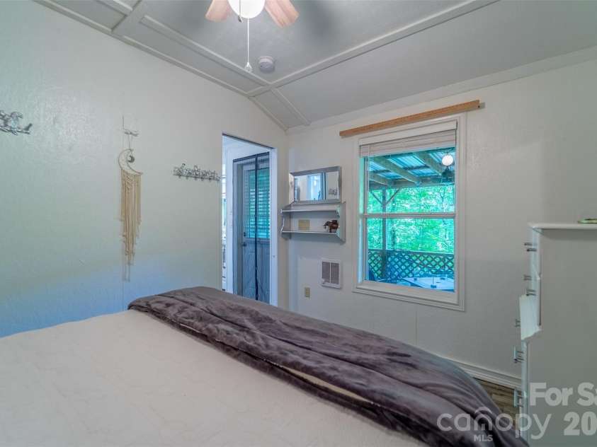 283 Briggs Cove Road, Robbinsville, NC 28771.  MLS# CAR4370244, YatesRealty ID 15545. 