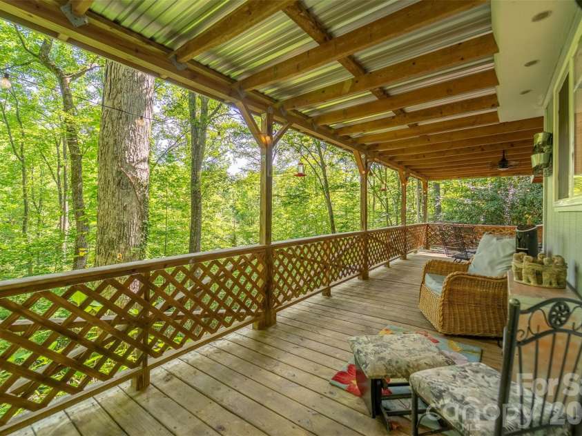 283 Briggs Cove Road, Robbinsville, NC 28771.  MLS# CAR4370244, YatesRealty ID 15545. 