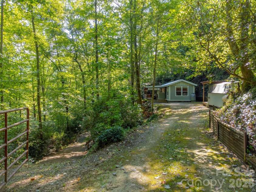 283 Briggs Cove Road, Robbinsville, NC 28771.  MLS# CAR4370244, YatesRealty ID 15545. 