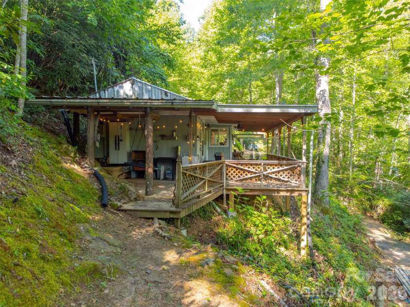 283 Briggs Cove Road, Robbinsville, NC 28771.  MLS# CAR4370244, YatesRealty ID 15545. 