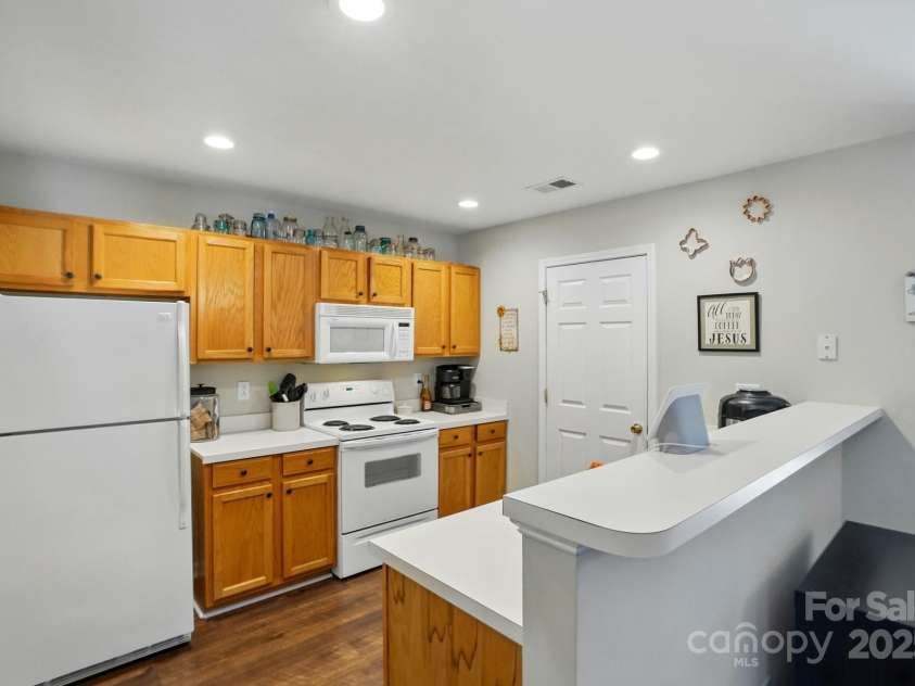 7671 Bluff Point Lane, Denver, NC 28037.  MLS# CAR4263184, YatesRealty ID 15546. 