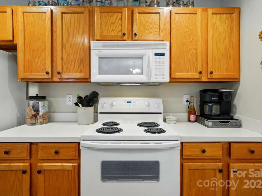 7671 Bluff Point Lane, Denver, NC 28037.  MLS# CAR4263184, YatesRealty ID 15546. 