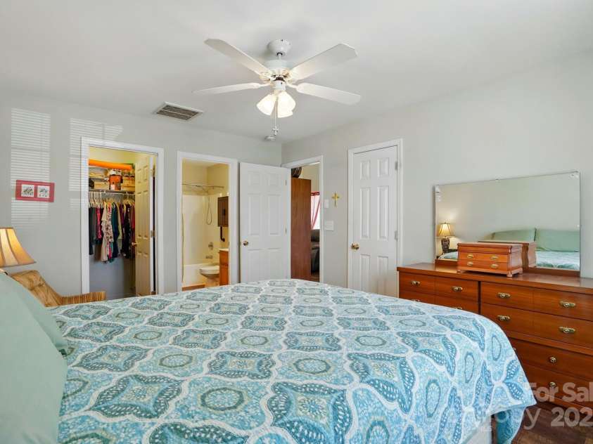 7671 Bluff Point Lane, Denver, NC 28037.  MLS# CAR4263184, YatesRealty ID 15546. 