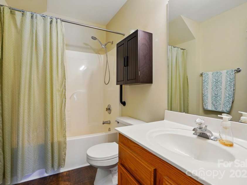 7671 Bluff Point Lane, Denver, NC 28037.  MLS# CAR4263184, YatesRealty ID 15546. 