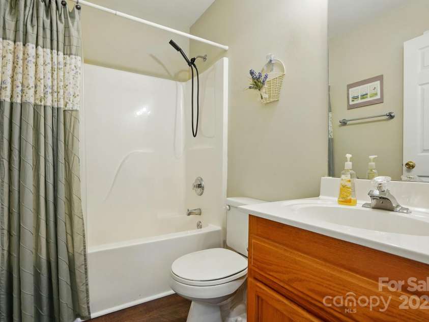 7671 Bluff Point Lane, Denver, NC 28037.  MLS# CAR4263184, YatesRealty ID 15546. 