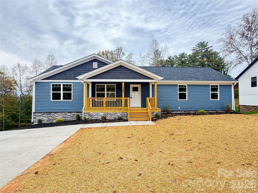 1205 Summerhill Street, Lenoir, NC 28645.  MLS# CAR4314771, YatesRealty ID 15547. 