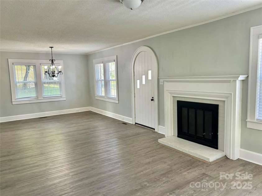 121 11th Street, Oakboro, NC 28129.  MLS# CAR4247731, YatesRealty ID 15547. 