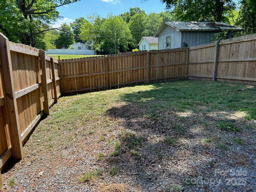 121 11th Street, Oakboro, NC 28129.  MLS# CAR4247731, YatesRealty ID 15547. 