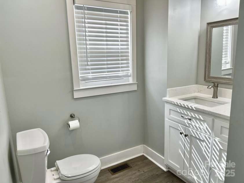 121 11th Street, Oakboro, NC 28129.  MLS# CAR4247731, YatesRealty ID 15547. Ensuite Bathroom