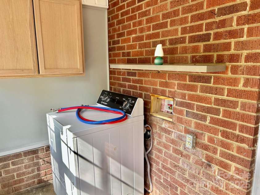 121 11th Street, Oakboro, NC 28129.  MLS# CAR4247731, YatesRealty ID 15547. Utility Room