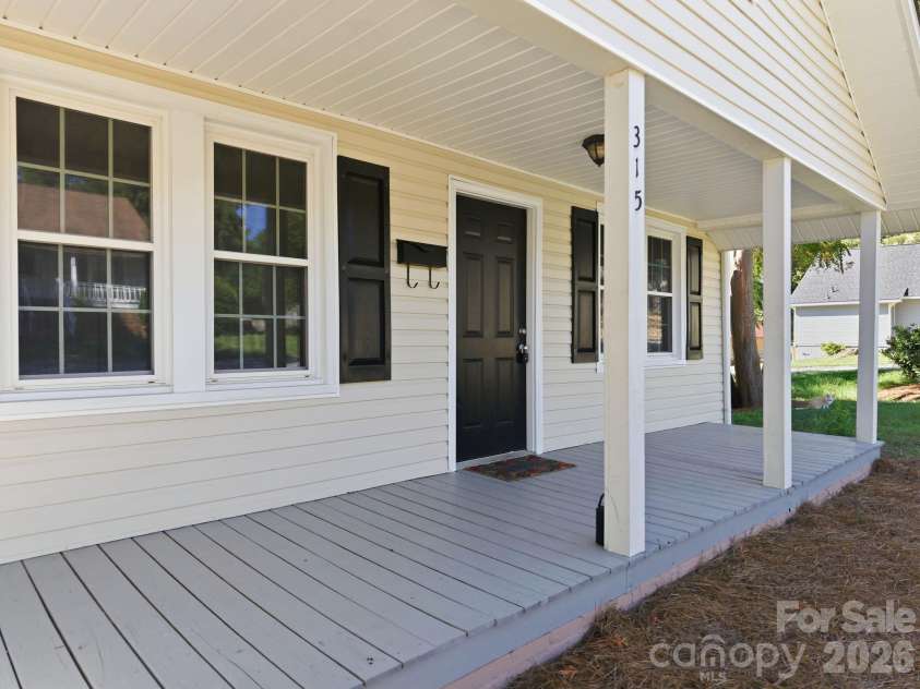 315 Rose Avenue, Kannapolis, NC 28083.  MLS# CAR4393460, YatesRealty ID 15548. 