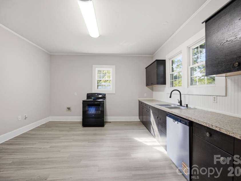 315 Rose Avenue, Kannapolis, NC 28083.  MLS# CAR4393460, YatesRealty ID 15548. 