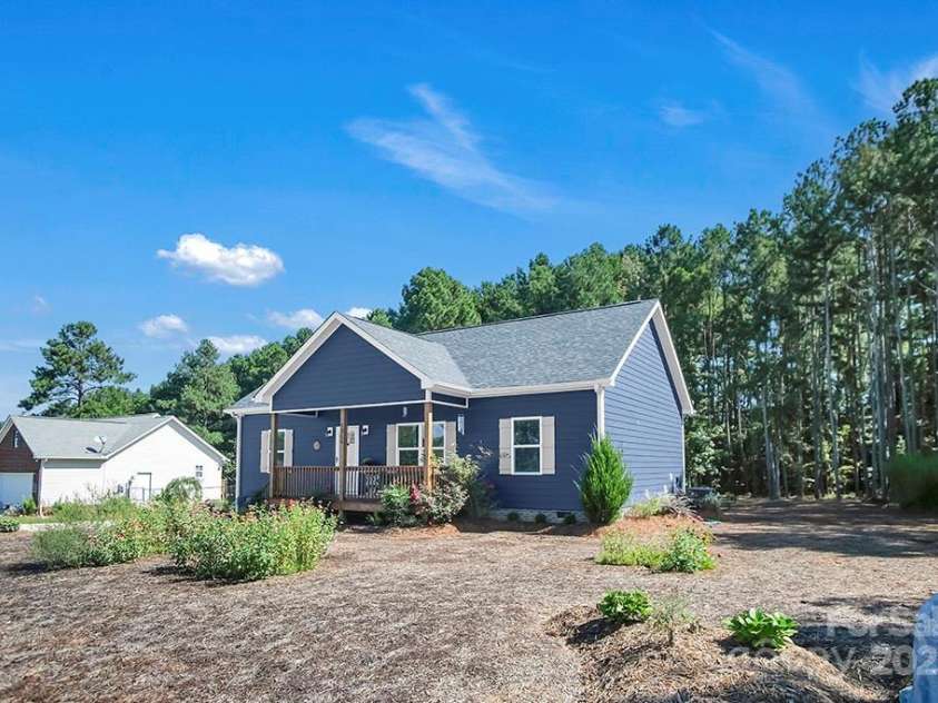 5016 Old Pine Lane, Cherryville, NC 28021.  MLS# CAR4263338, YatesRealty ID 15548. 