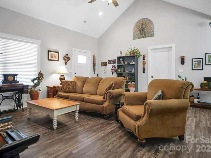 5016 Old Pine Lane, Cherryville, NC 28021.  MLS# CAR4263338, YatesRealty ID 15548. 