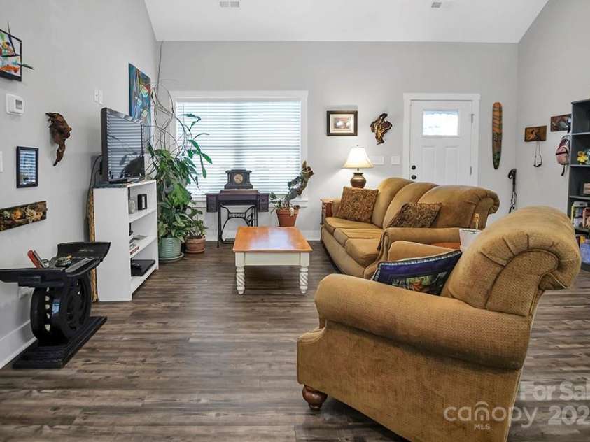 5016 Old Pine Lane, Cherryville, NC 28021.  MLS# CAR4263338, YatesRealty ID 15548. 