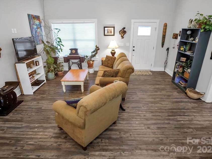 5016 Old Pine Lane, Cherryville, NC 28021.  MLS# CAR4263338, YatesRealty ID 15548. 