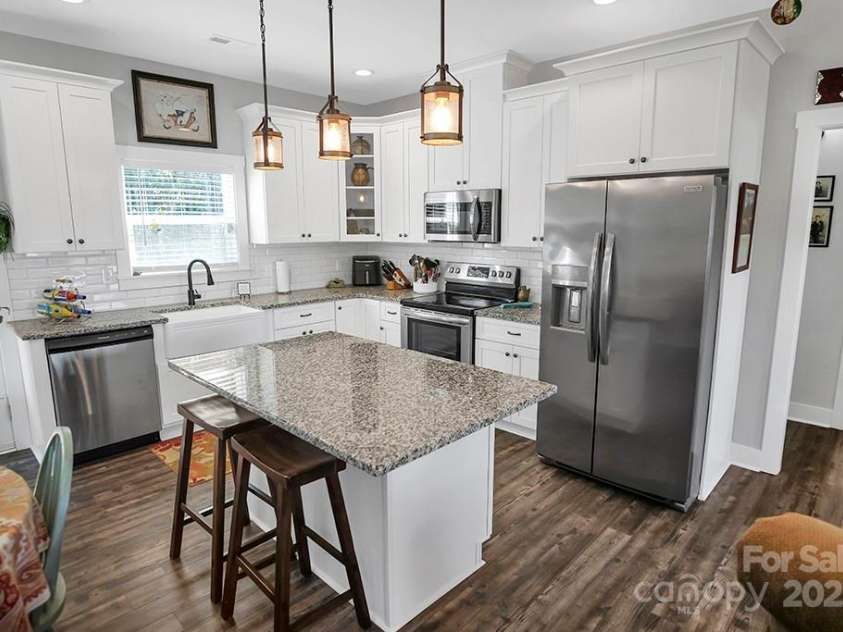 5016 Old Pine Lane, Cherryville, NC 28021.  MLS# CAR4263338, YatesRealty ID 15548. 