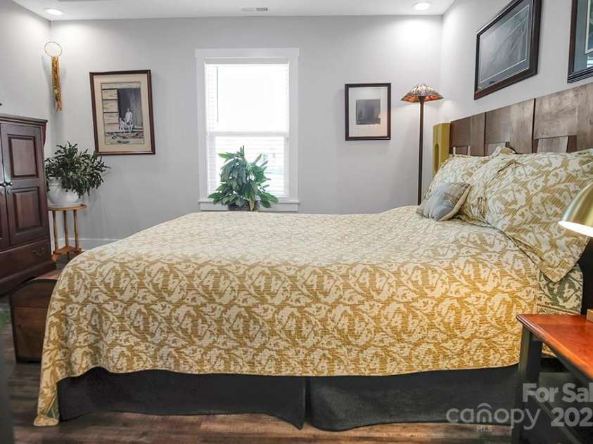 5016 Old Pine Lane, Cherryville, NC 28021.  MLS# CAR4263338, YatesRealty ID 15548. 